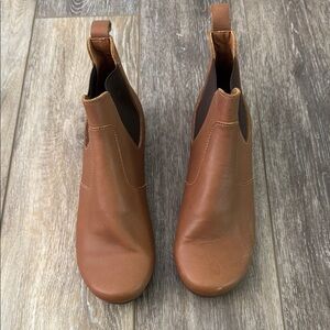 Adelisa & Co Viajero Chelsea Boot Sz 6 NWOT